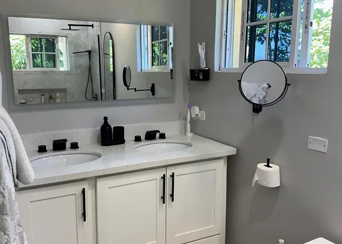 Serenity Cove-2 Bedroom Townhome Apartment *